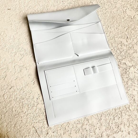 Glass Ladder & Co. Megan portfolio tablet clutch cement grey - Picture 5 of 8